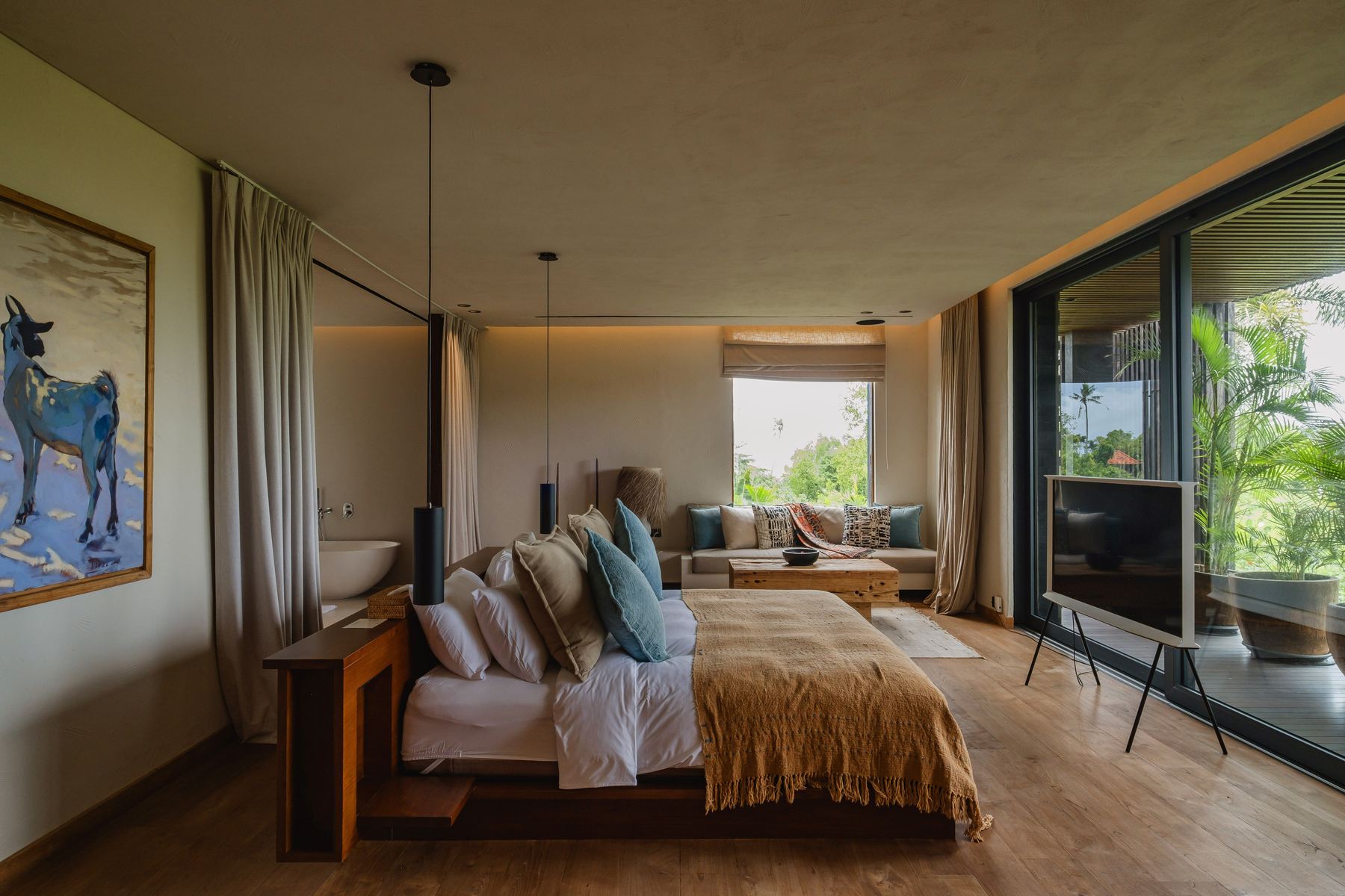 Bedroom with window seat